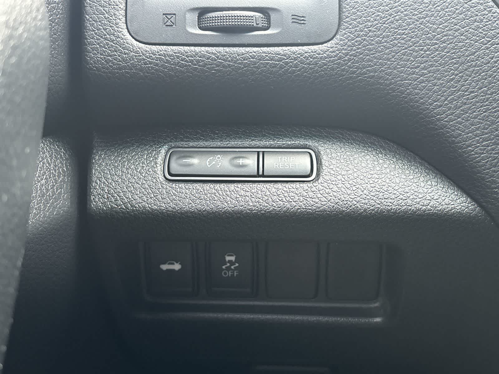 Thumbnail: 2016 Nissan Altima - 16