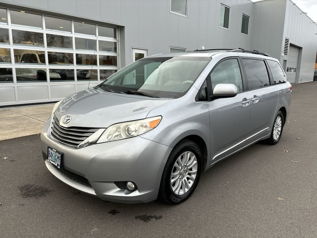 Used 2013 Toyota Sienna XLE V6 8 Passenger Van