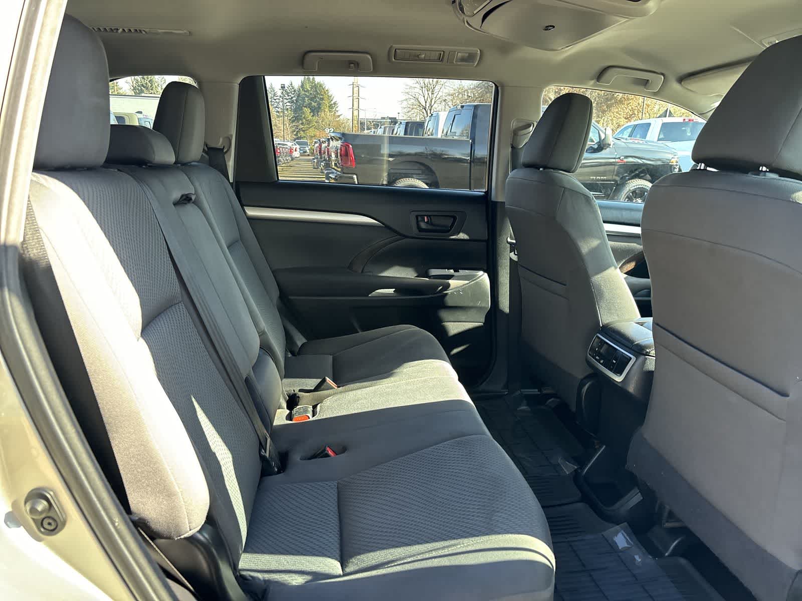 Thumbnail: 2014 Toyota Highlander - 5