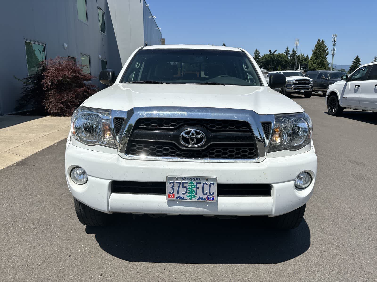 Thumbnail: 2011 Toyota Tacoma - 9