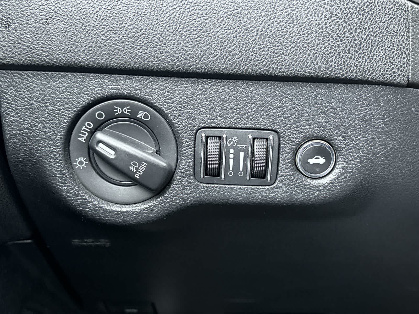 Thumbnail: 2015 Dodge Charger - 6