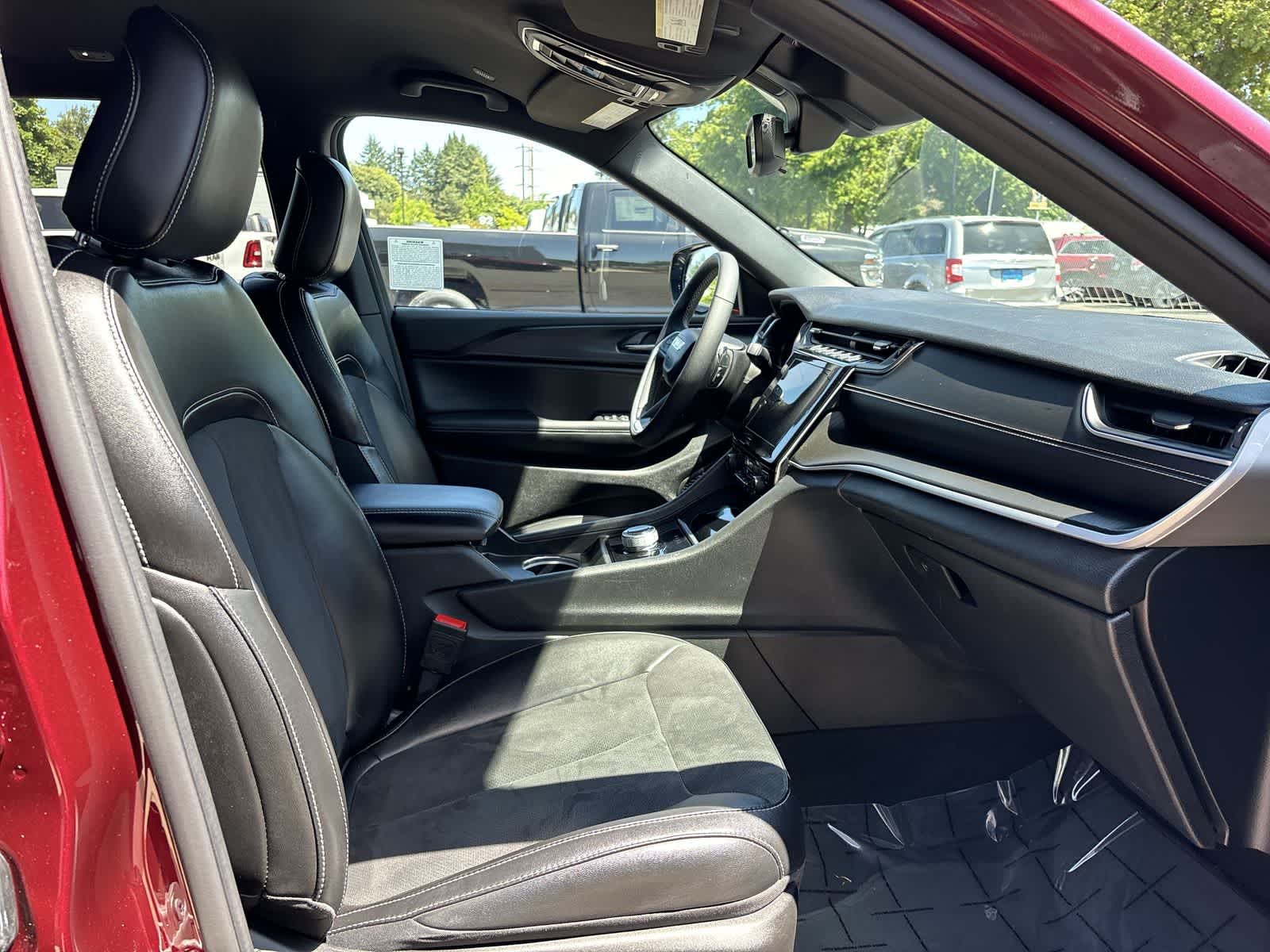 2024 Jeep Grand Cherokee L Laredo 4