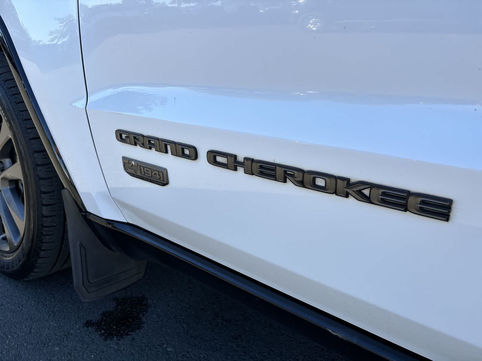 2016 Jeep Grand Cherokee Limited photo 2