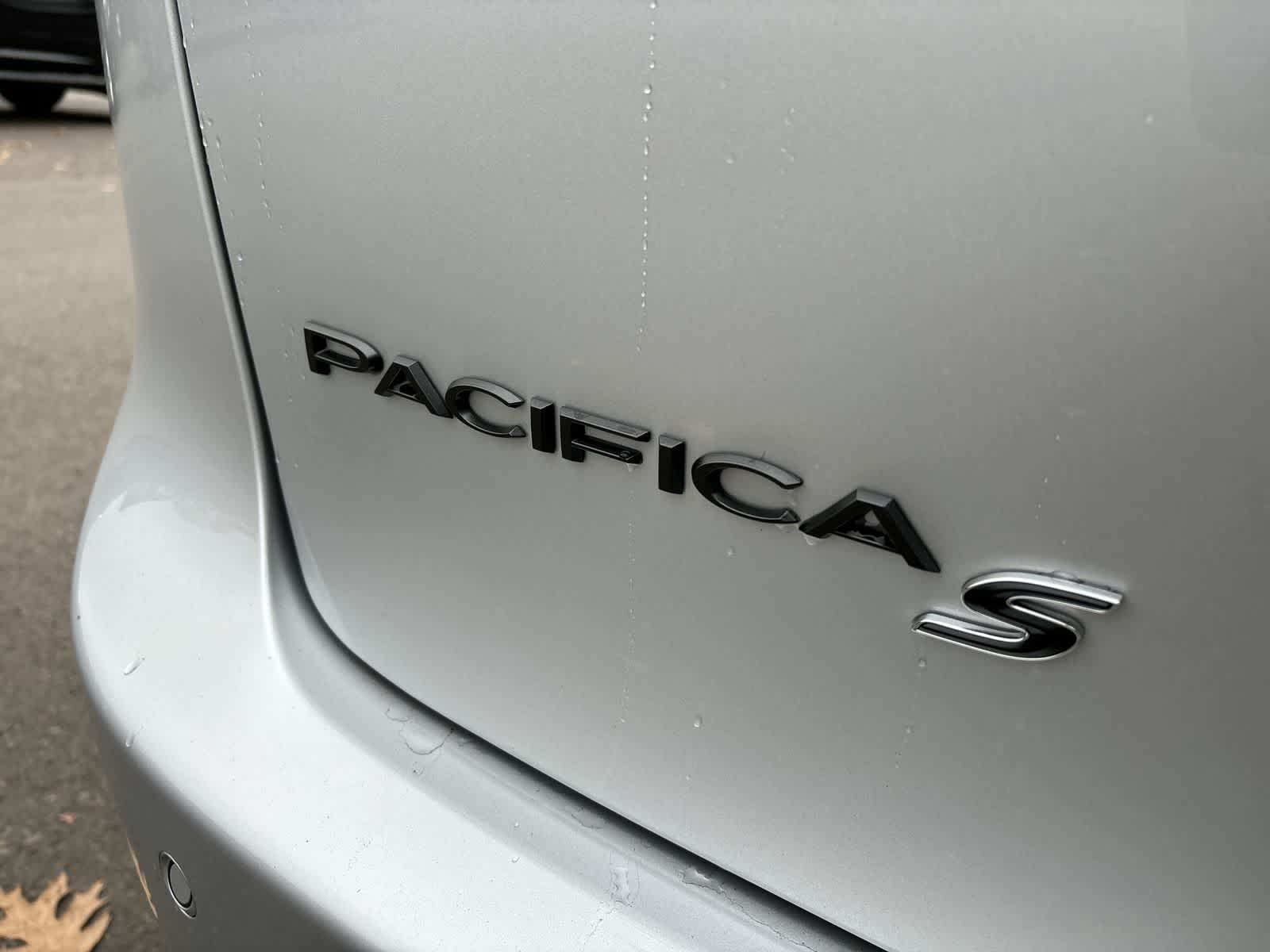 Thumbnail: 2026 Chrysler Pacifica - 4