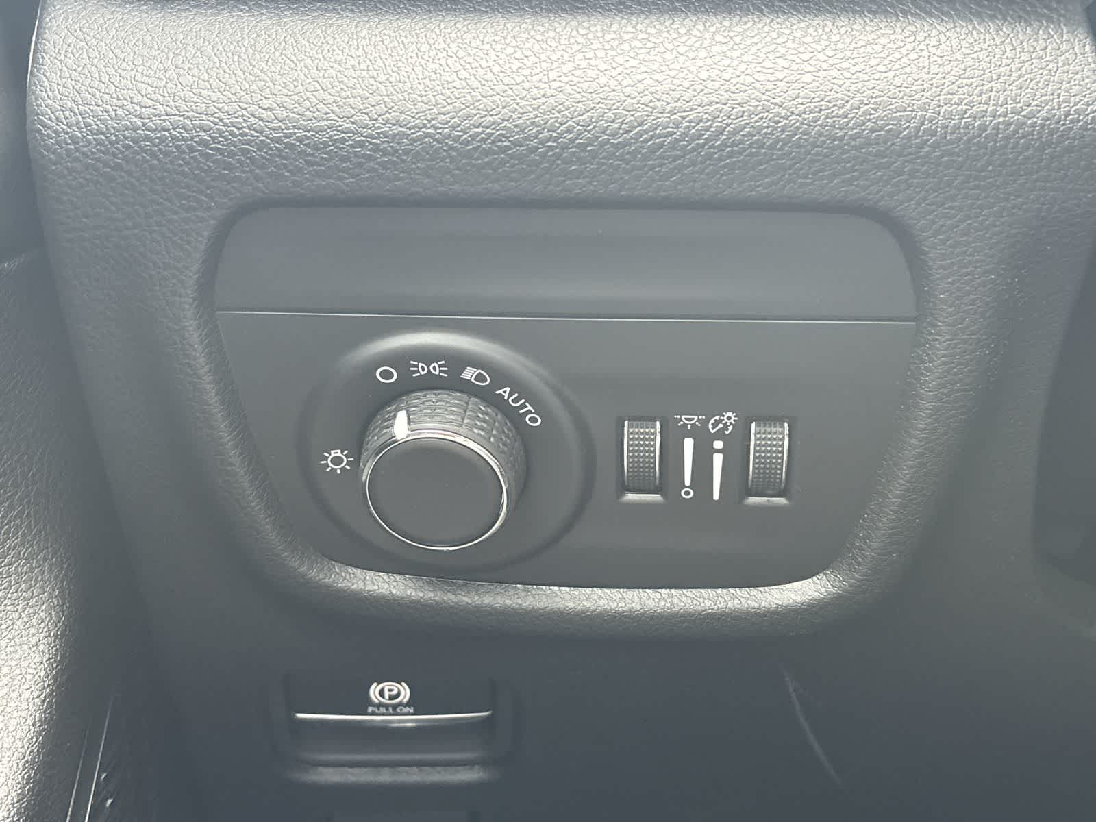 Thumbnail: 2023 Jeep Grand Cherokee - 16