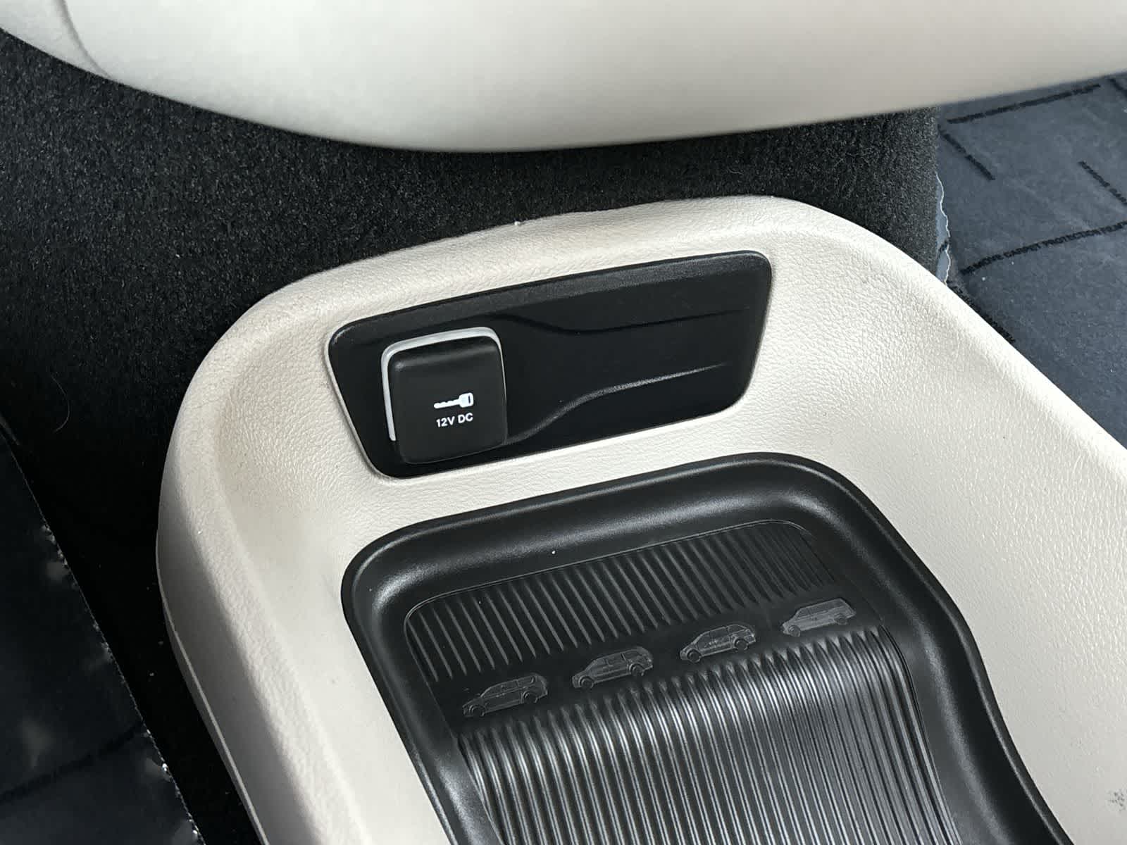 Thumbnail: 2024 Chrysler Pacifica - 26