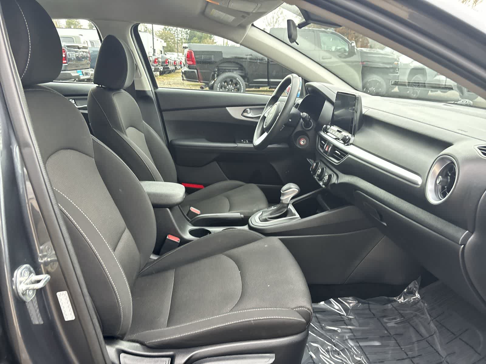 Thumbnail: 2023 Kia Forte - 6