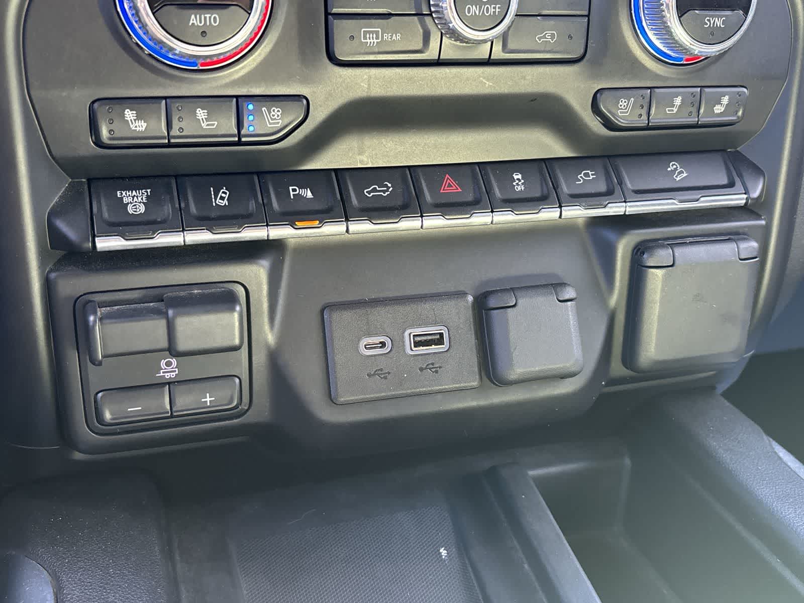 Thumbnail: 2020 GMC Sierra 3500 - 22