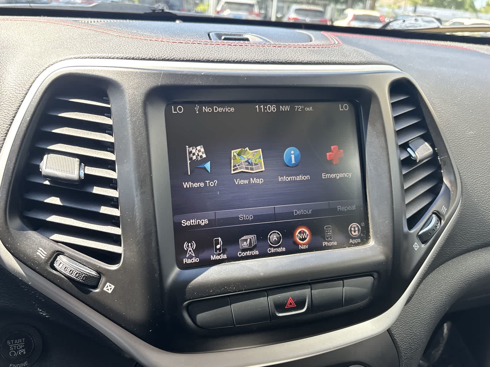 Thumbnail: 2014 Jeep Cherokee - 21