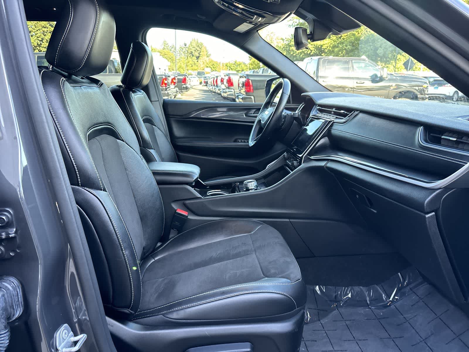 Thumbnail: 2022 Jeep Grand Cherokee - 4