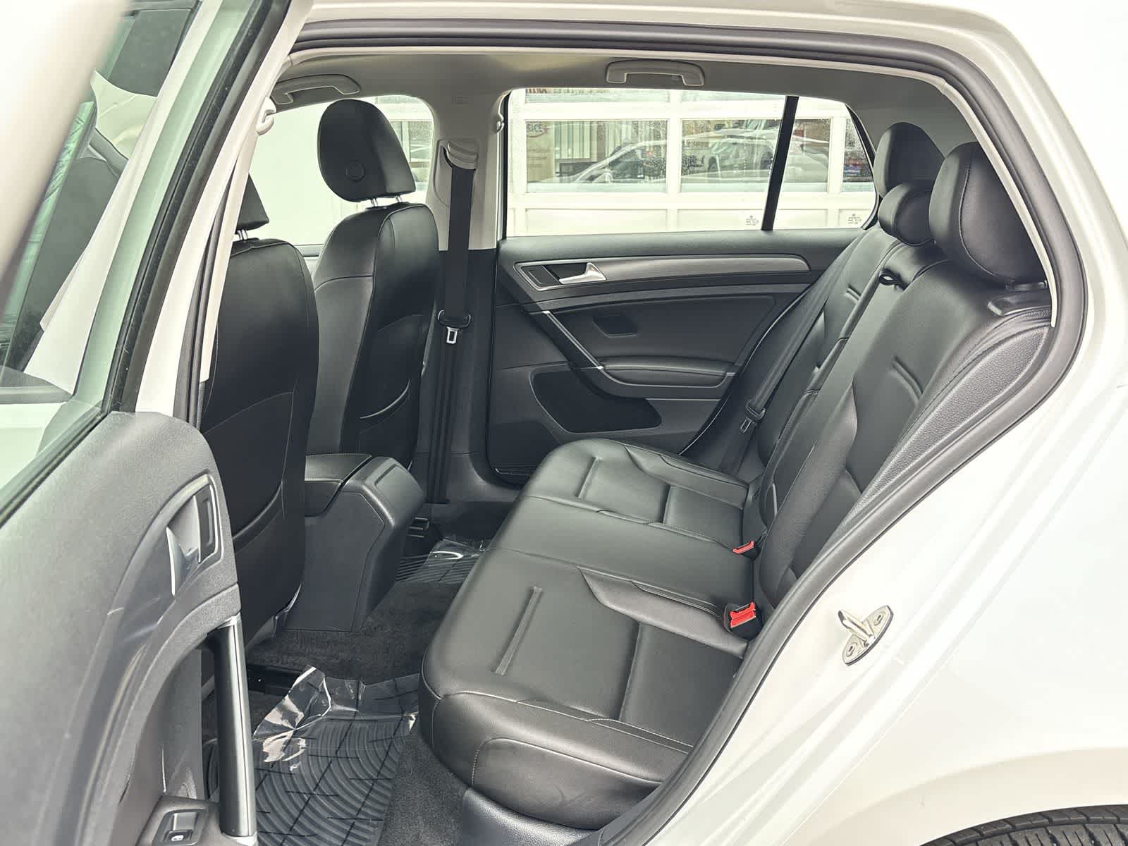 Thumbnail: 2019 Volkswagen Golf - 11