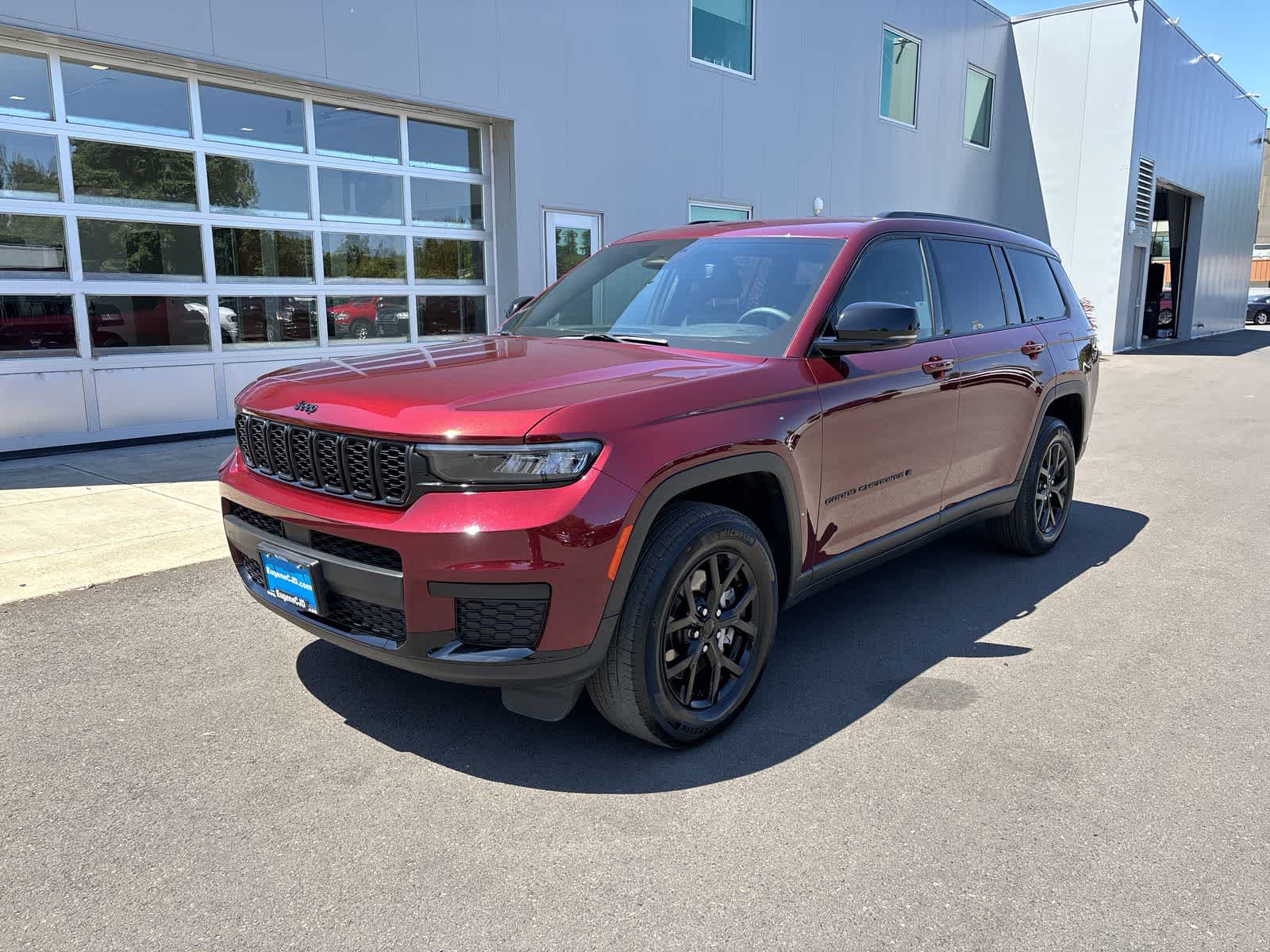 2024 Jeep Grand Cherokee L Laredo Hero Image