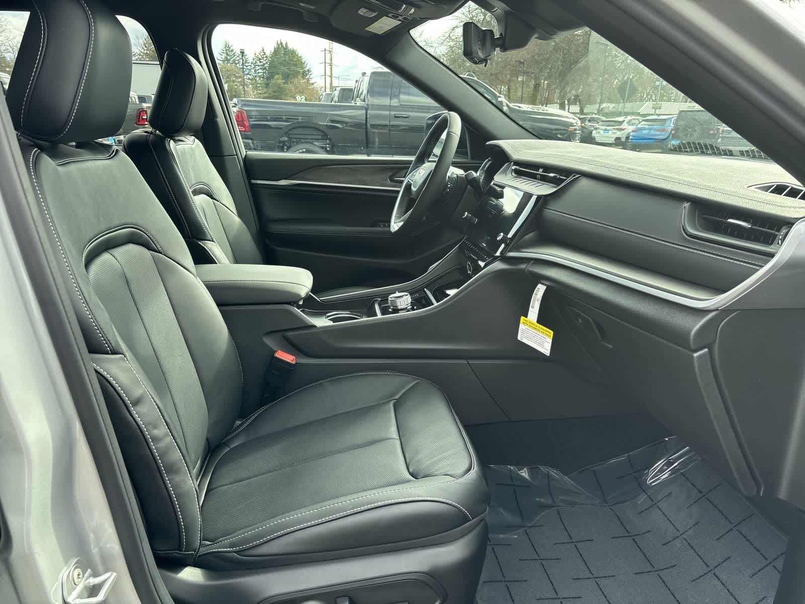 Thumbnail: 2026 Jeep Grand Cherokee - 5
