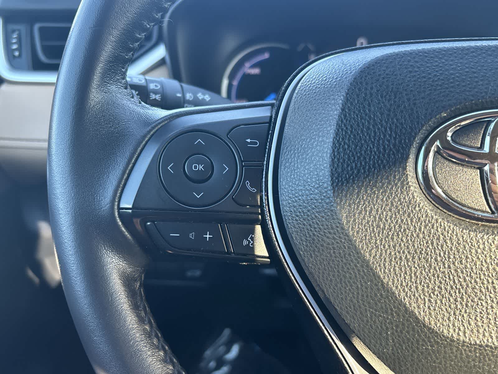 Thumbnail: 2020 Toyota RAV4 - 14