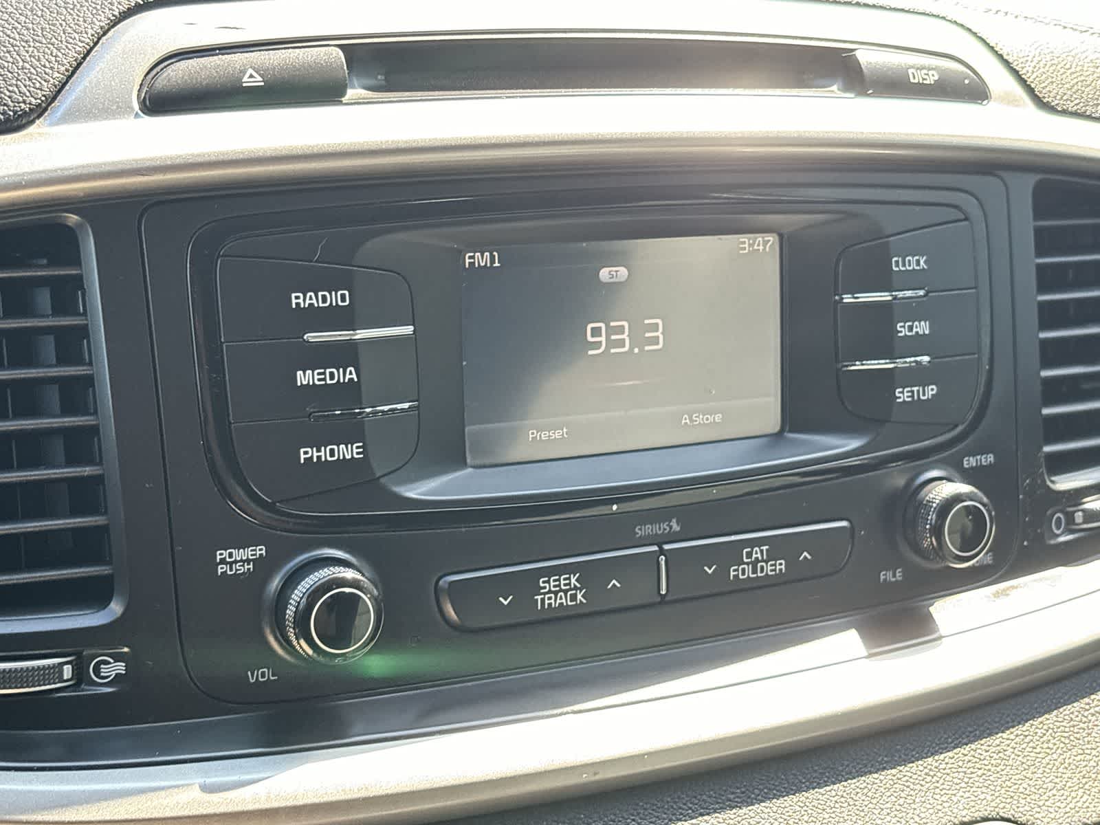 Thumbnail: 2016 Kia Sorento - 16