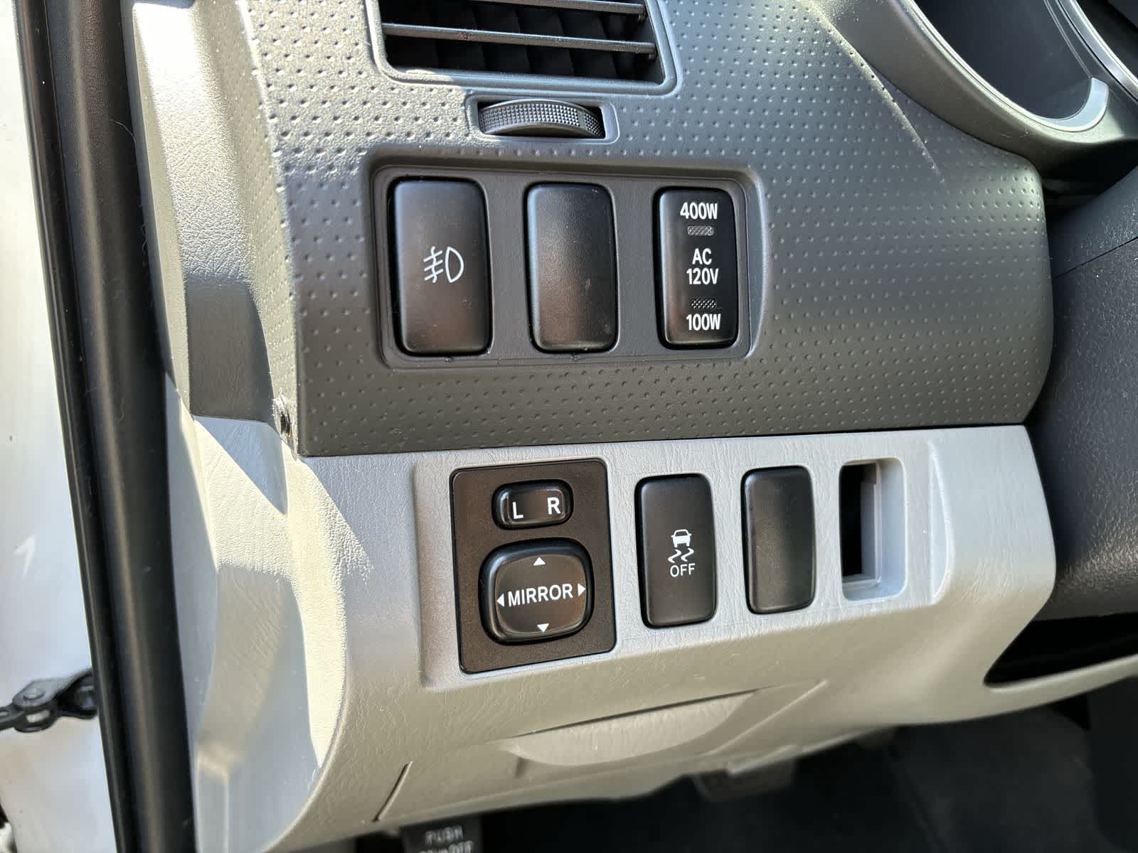 Thumbnail: 2012 Toyota Tacoma - 12