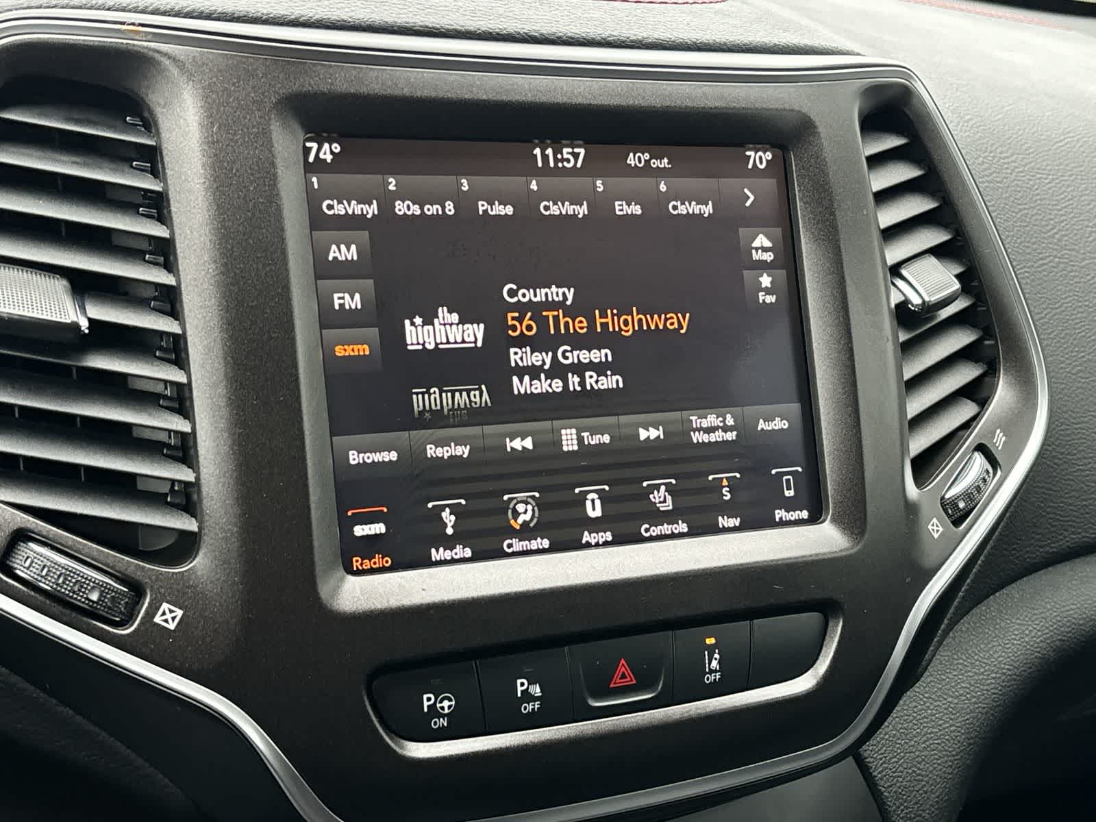 Thumbnail: 2019 Jeep Cherokee - 18