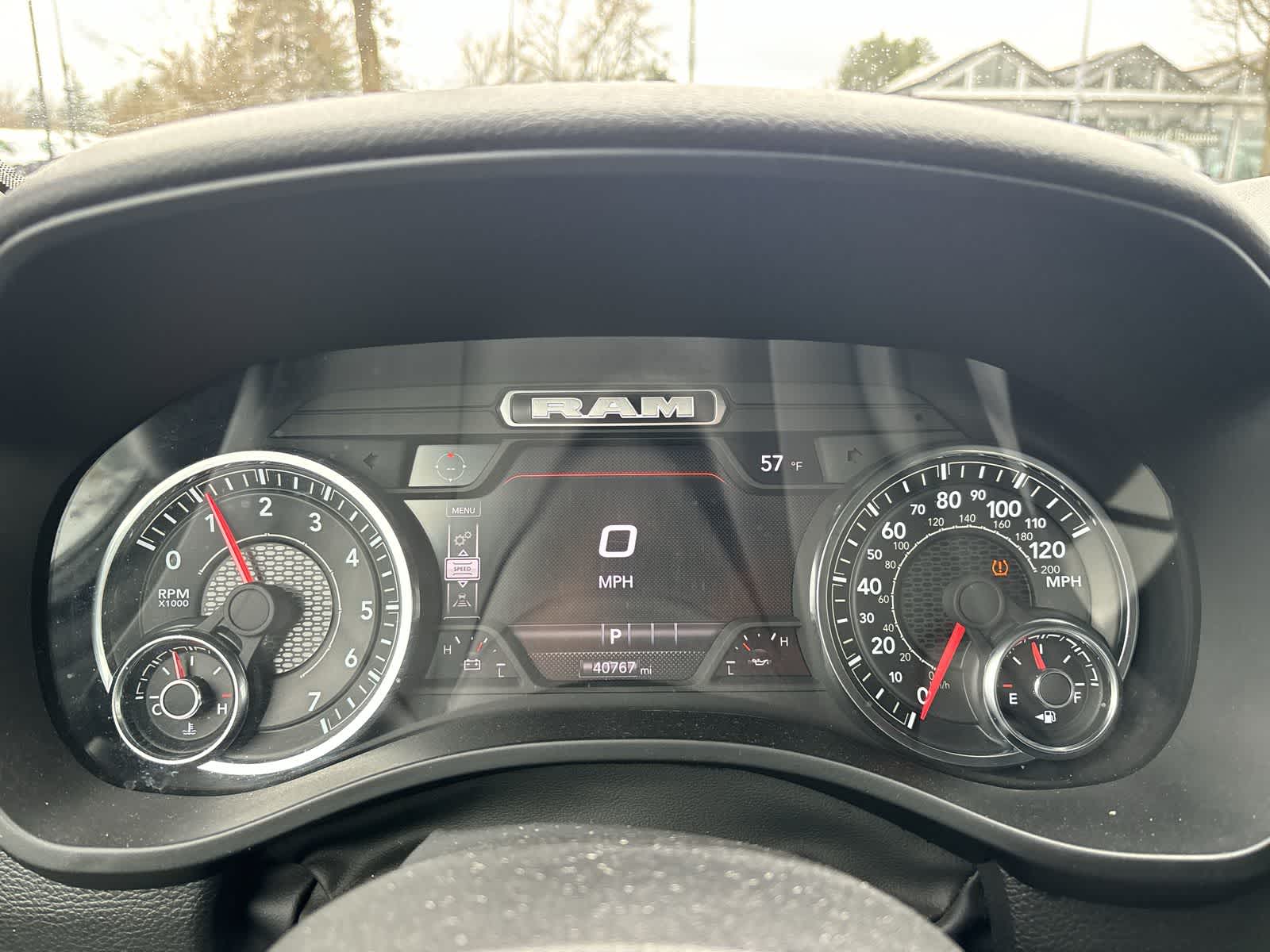 Thumbnail: 2025 RAM 1500 - 9