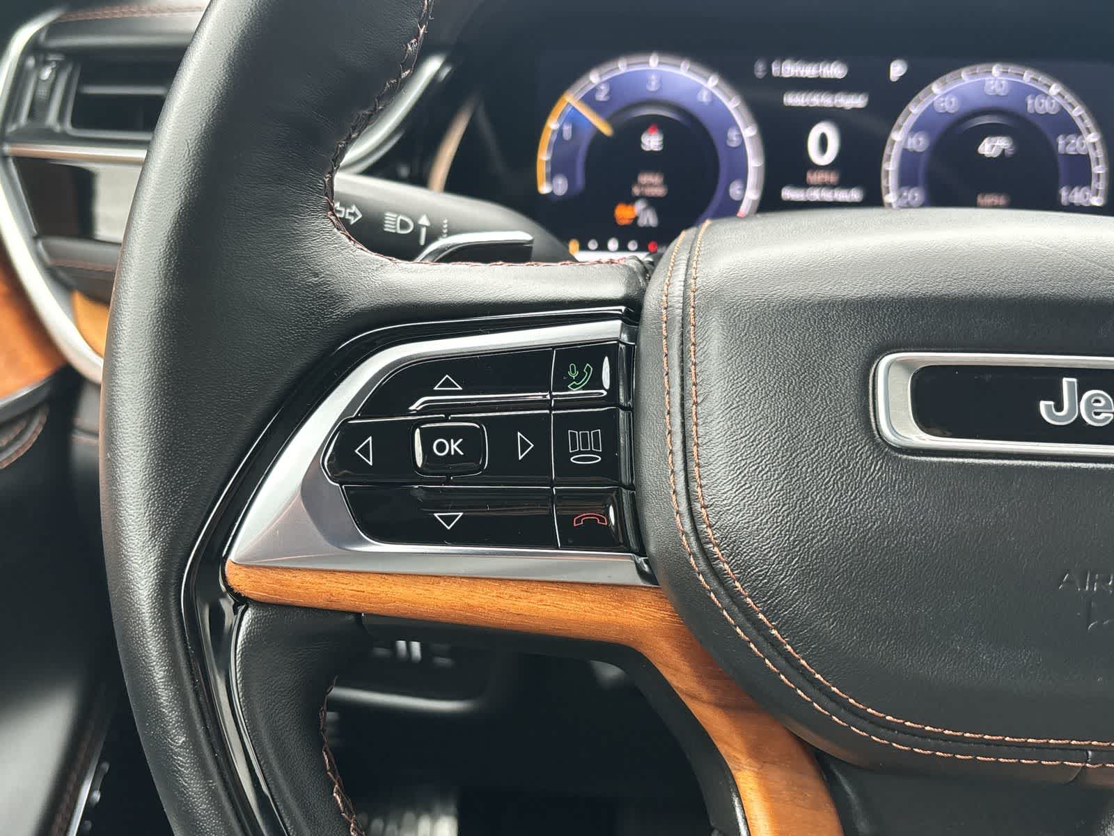 Thumbnail: 2023 Jeep Grand Cherokee - 14