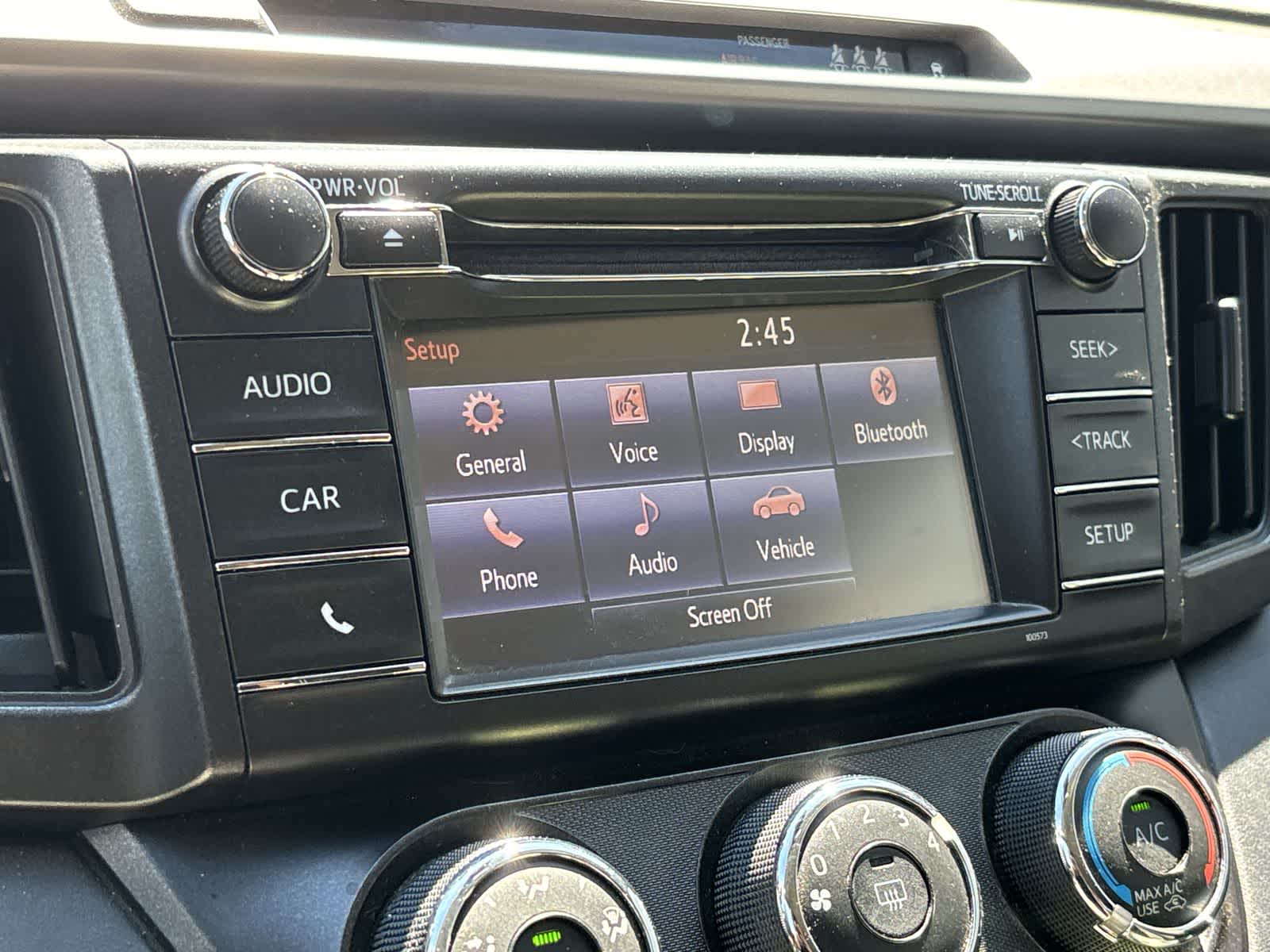 Thumbnail: 2018 Toyota RAV4 - 23