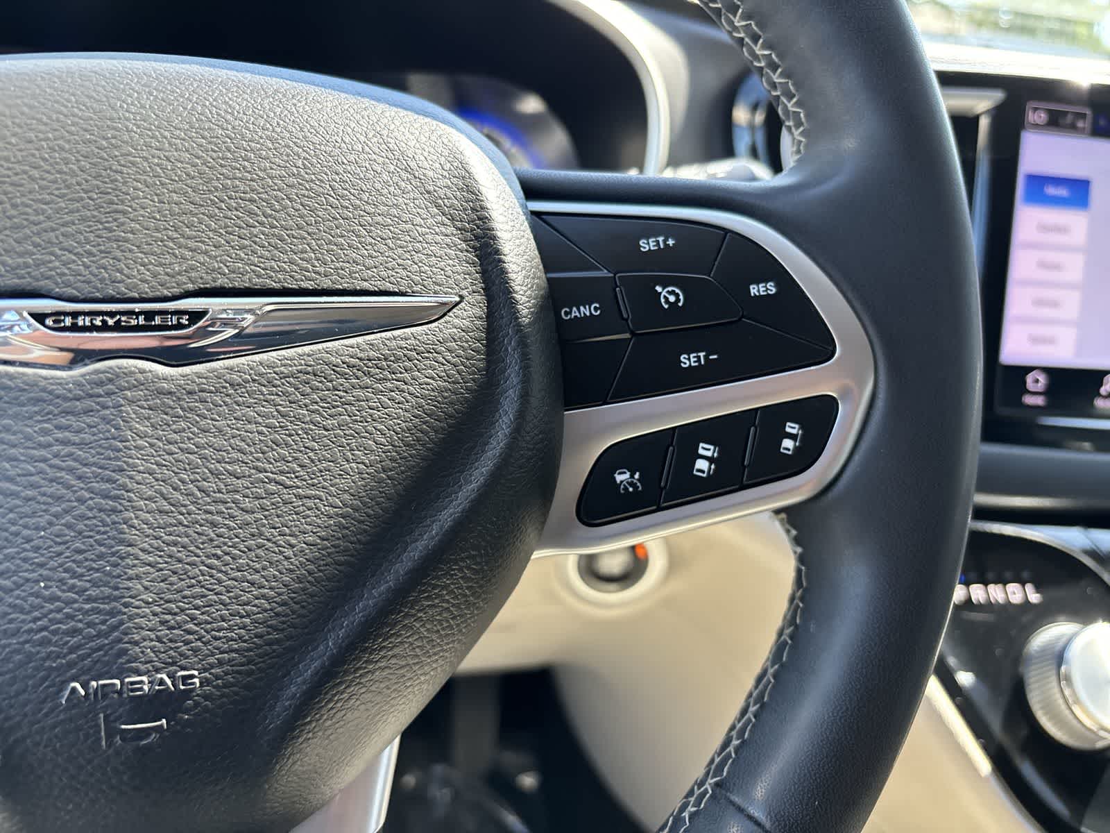 Thumbnail: 2022 Chrysler Pacifica - 11