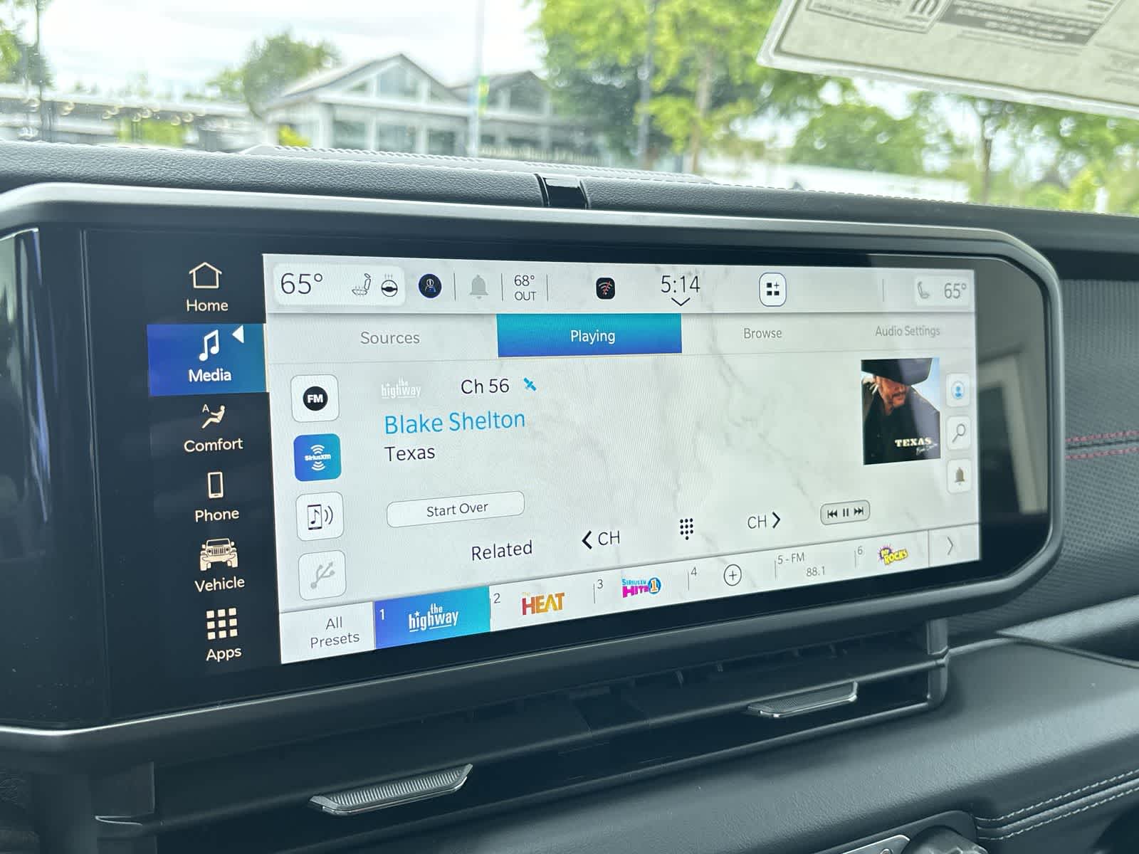 Thumbnail: 2025 Jeep Gladiator - 19