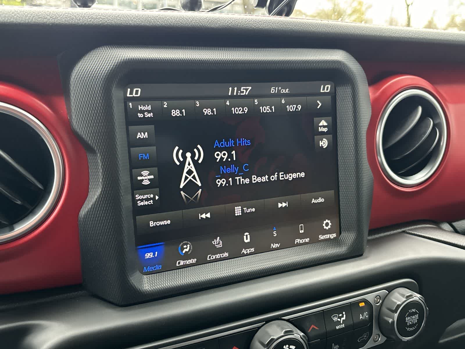 Thumbnail: 2020 Jeep Gladiator - 16