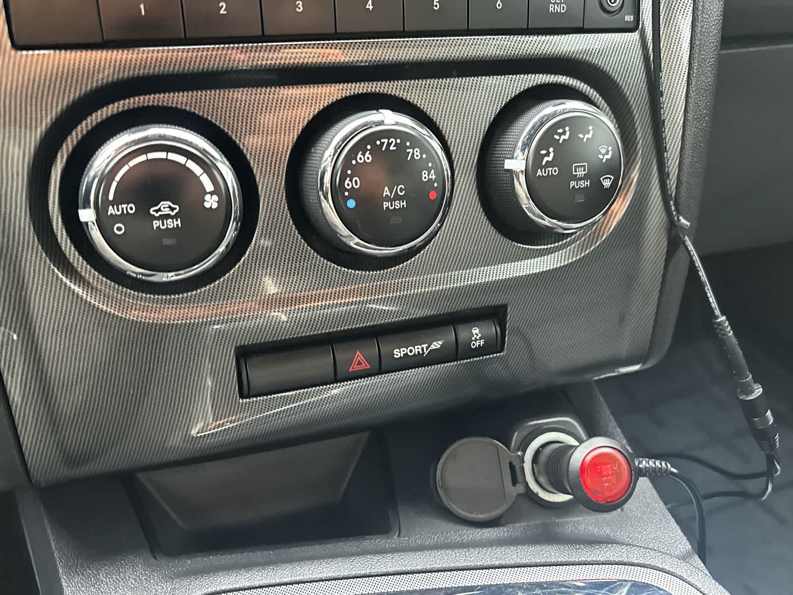 Thumbnail: 2013 Dodge Challenger - 20