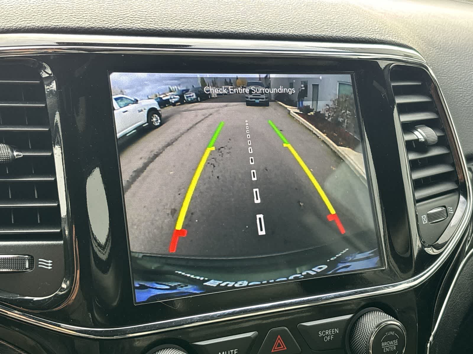 Thumbnail: 2020 Jeep Grand Cherokee - 24