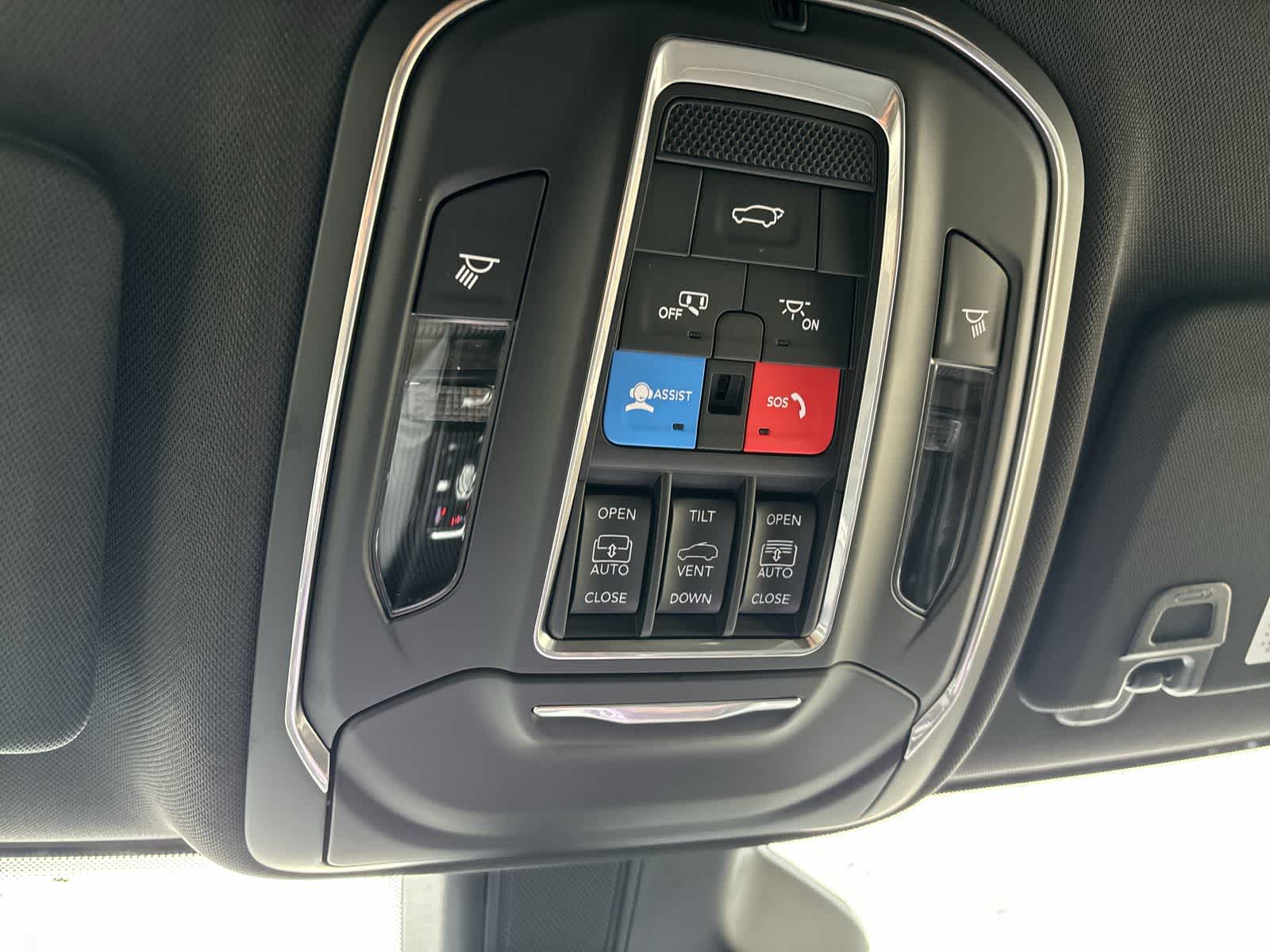 Thumbnail: 2025 Jeep Grand Cherokee - 28