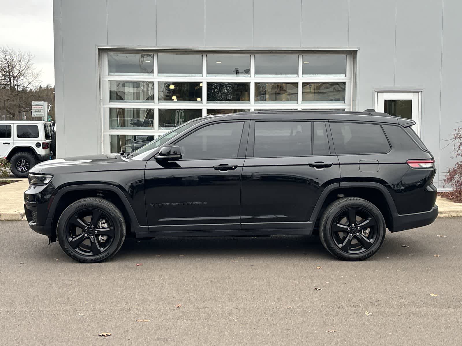 Thumbnail: 2023 Jeep Grand Cherokee - 2
