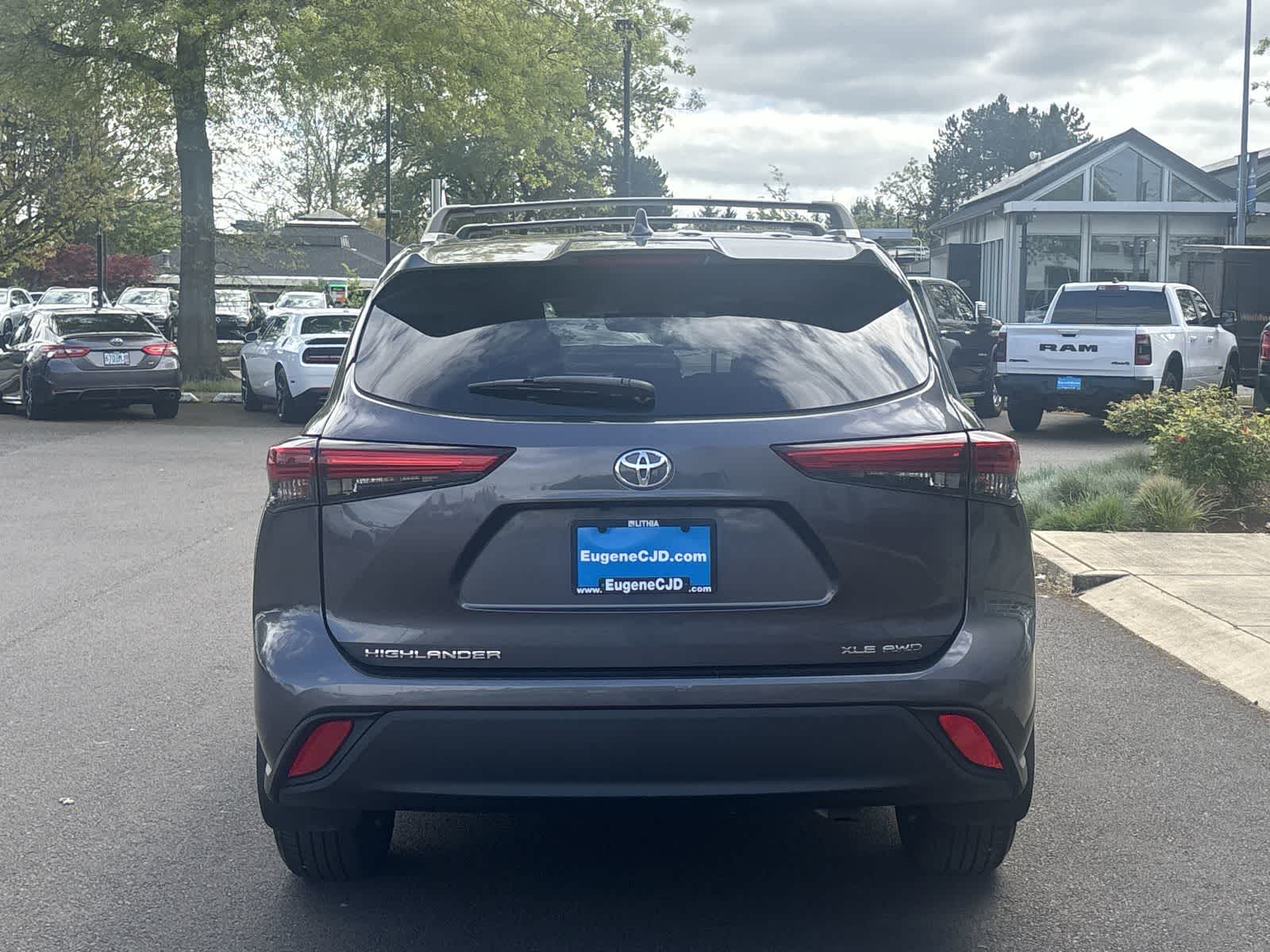 Thumbnail: 2023 Toyota Highlander - 4