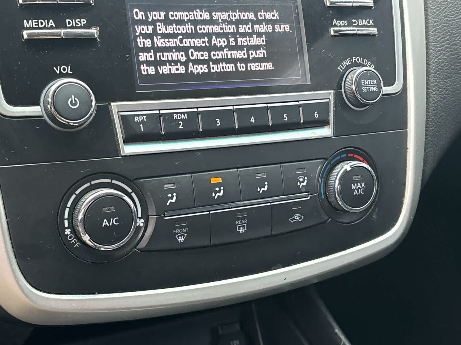 Thumbnail: 2016 Nissan Altima - 16