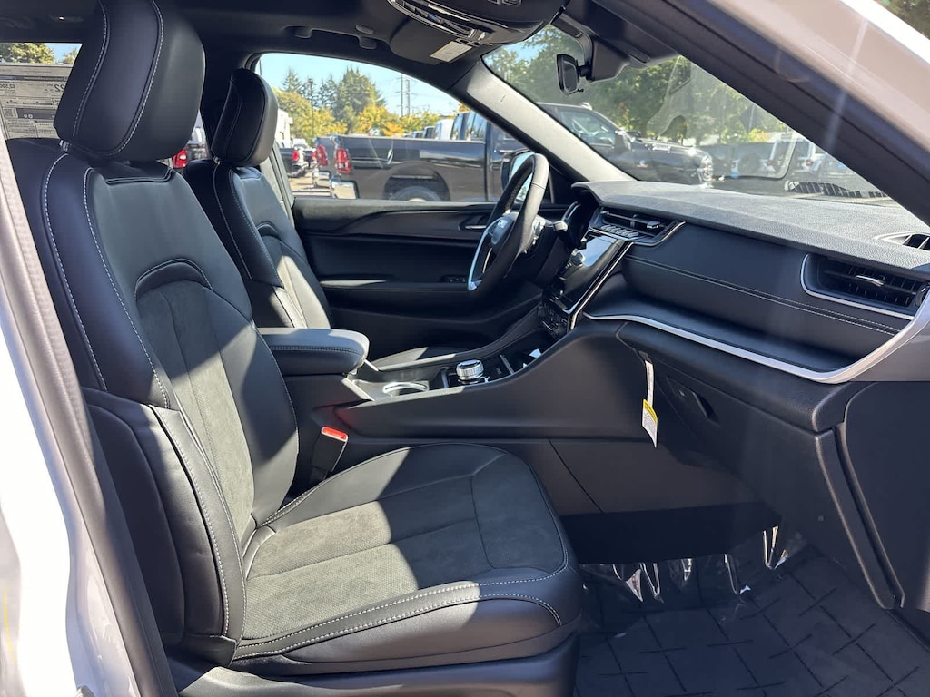 New 2025 Jeep Grand Cherokee Altitude X Sport Utility