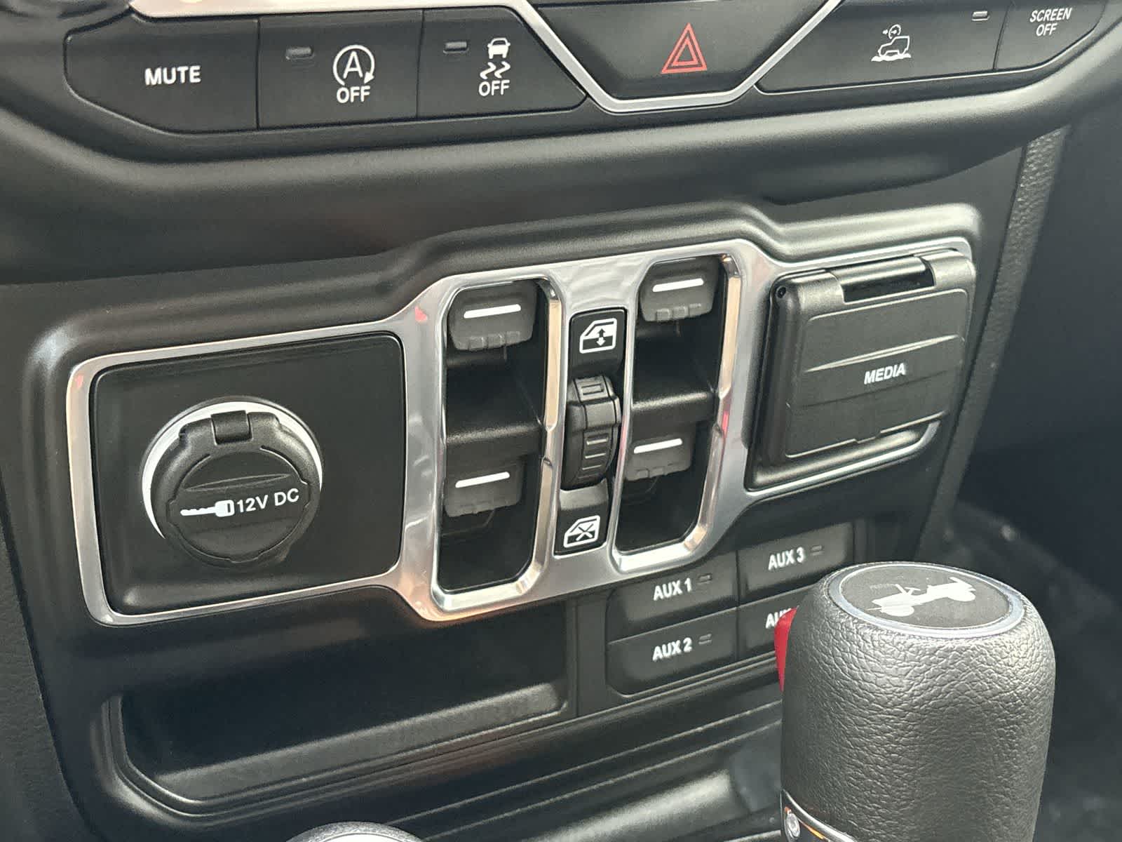 Thumbnail: 2022 Jeep Gladiator - 27