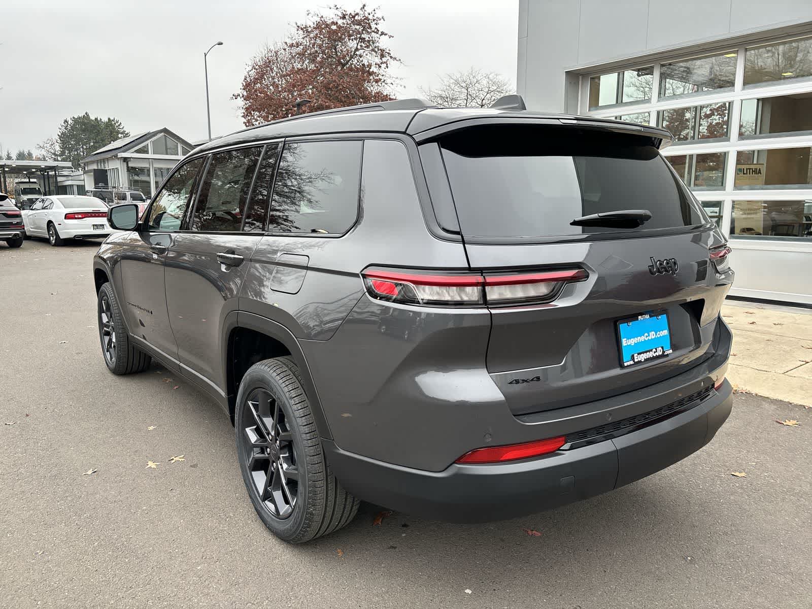 Thumbnail: 2025 Jeep Grand Cherokee L - 3