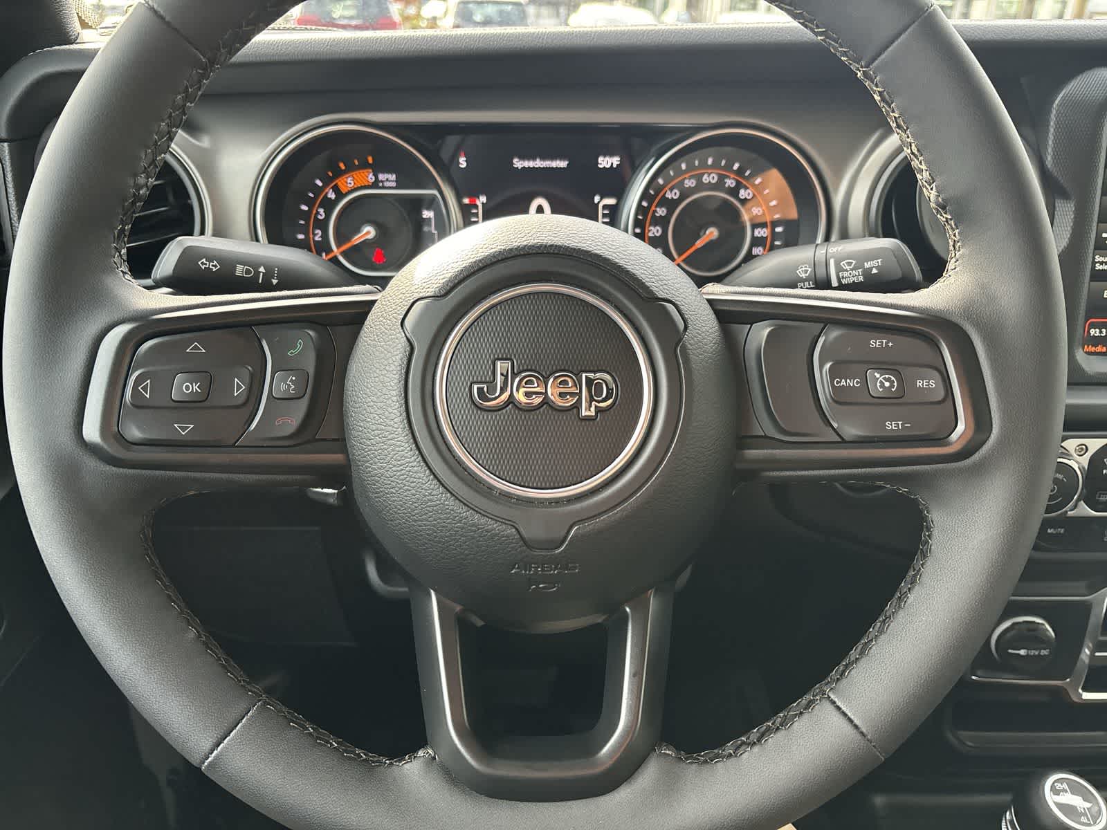 Thumbnail: 2022 Jeep Gladiator - 11