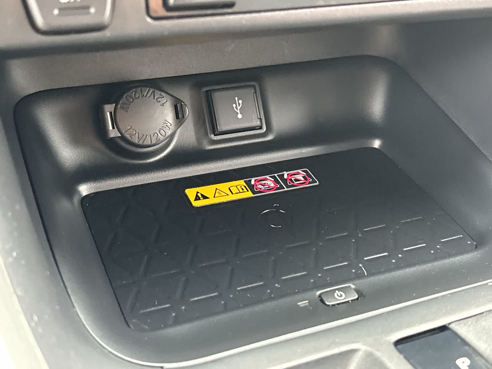 Thumbnail: 2022 Toyota RAV4 - 25