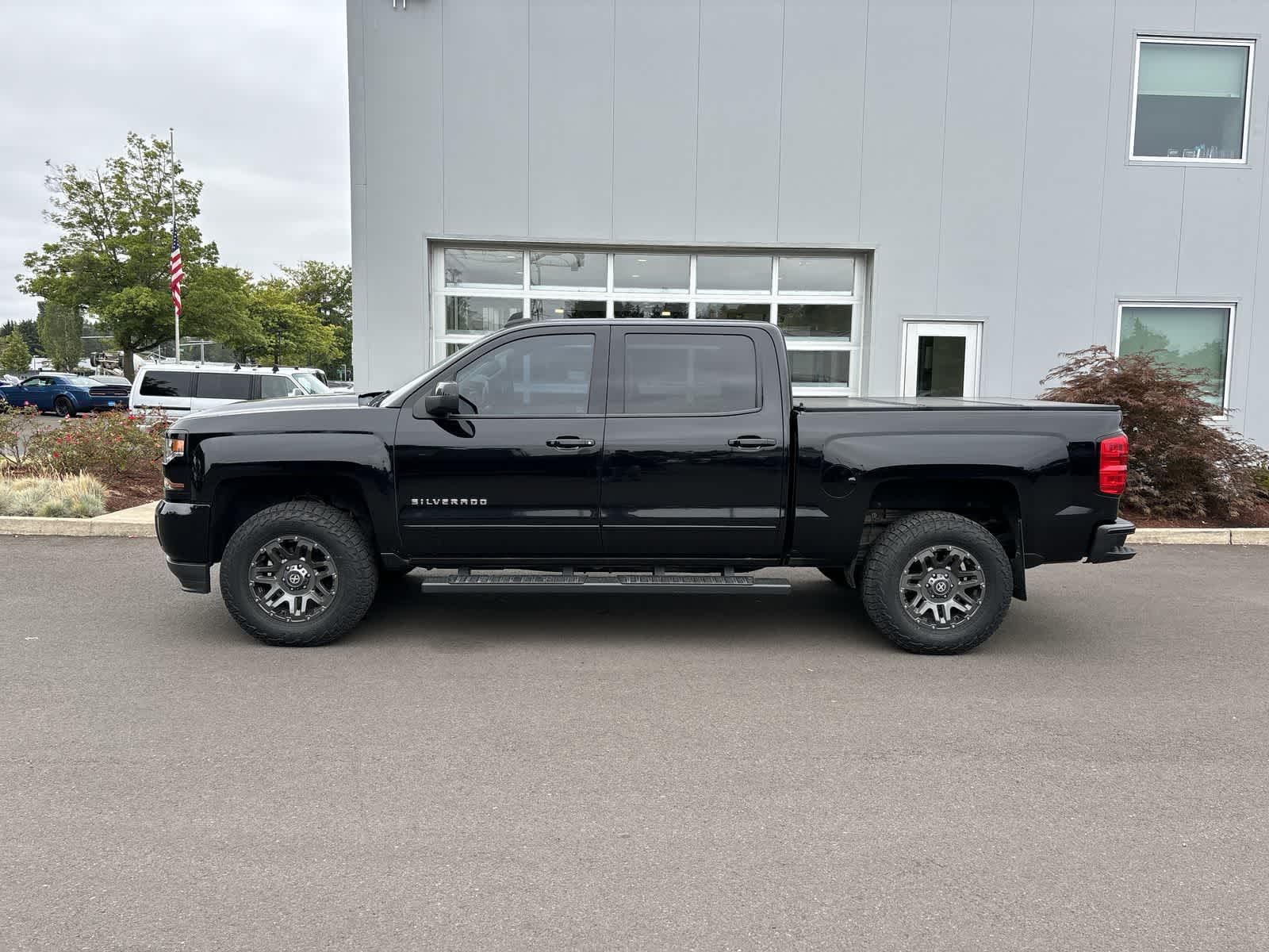 Thumbnail: 2018 Chevrolet Silverado 1500 - 2