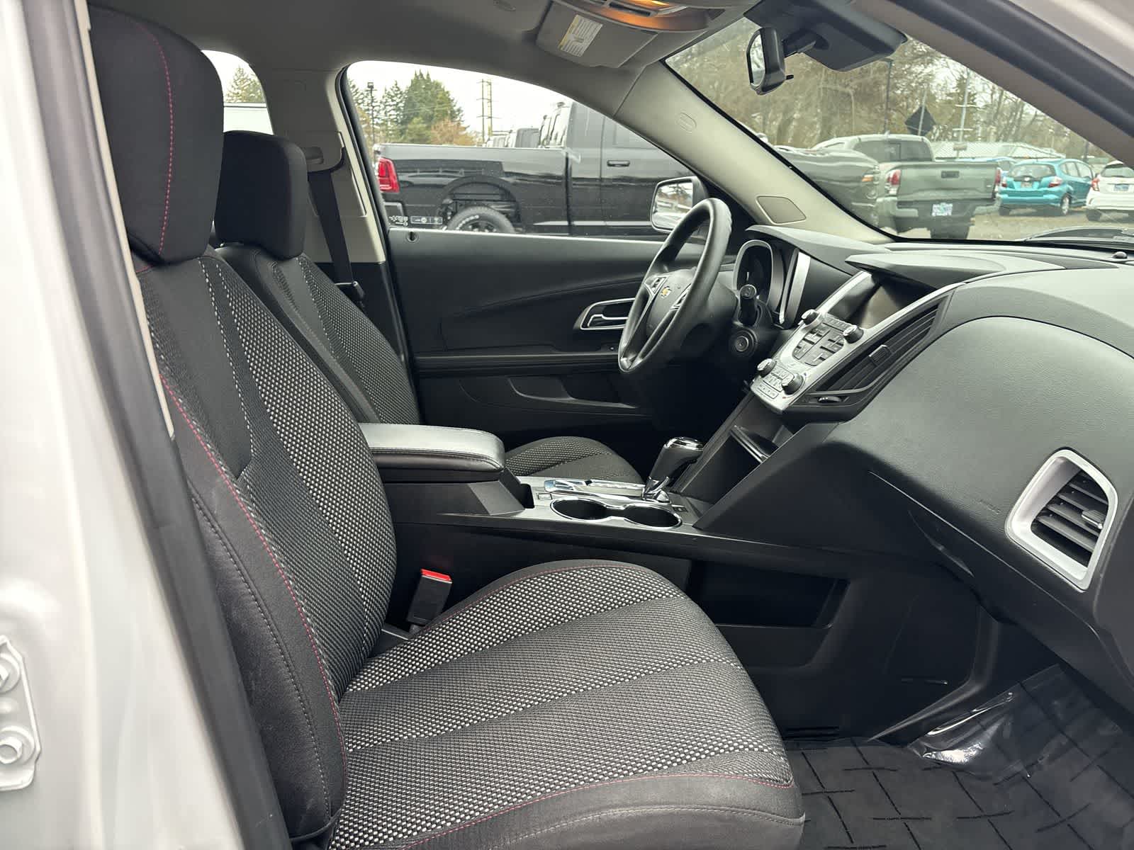 Thumbnail: 2017 Chevrolet Equinox - 4