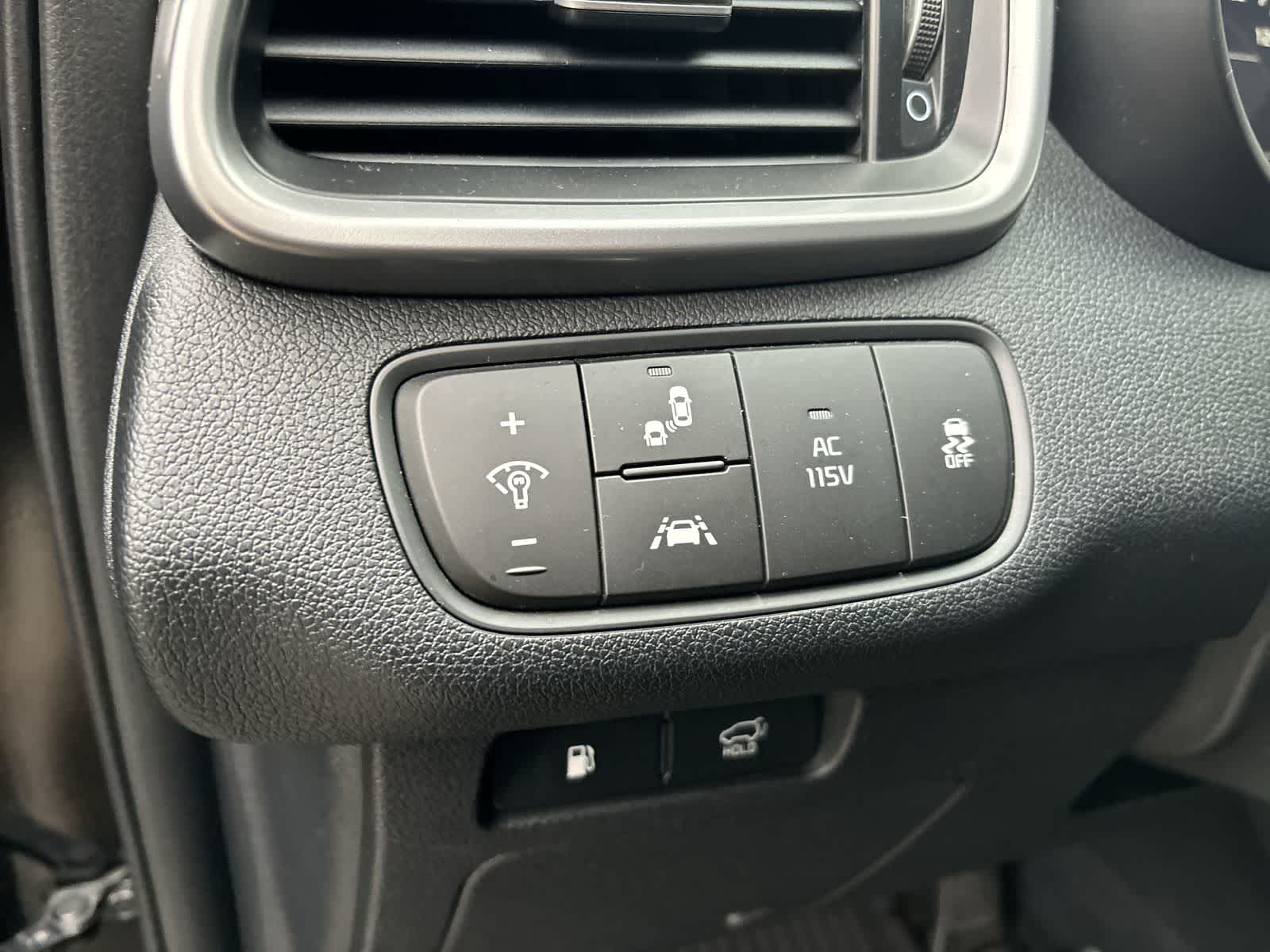 Thumbnail: 2020 Kia Sorento - 8