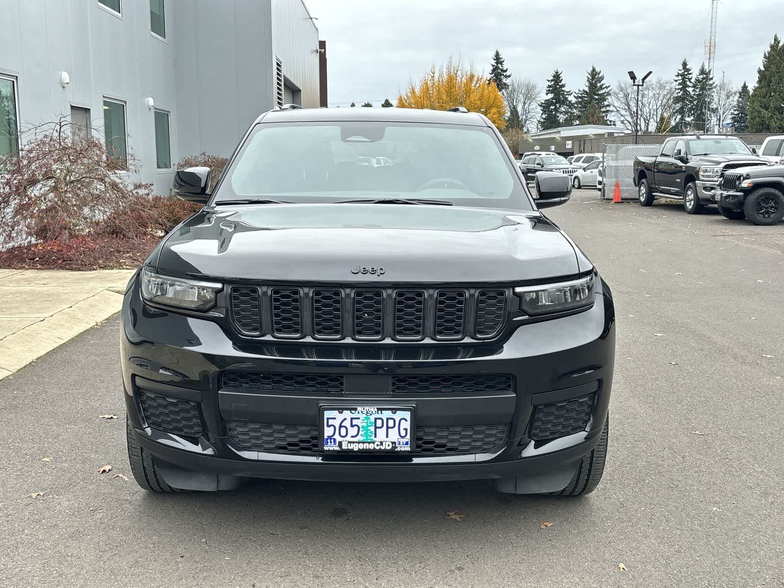 Thumbnail: 2023 Jeep Grand Cherokee - 8