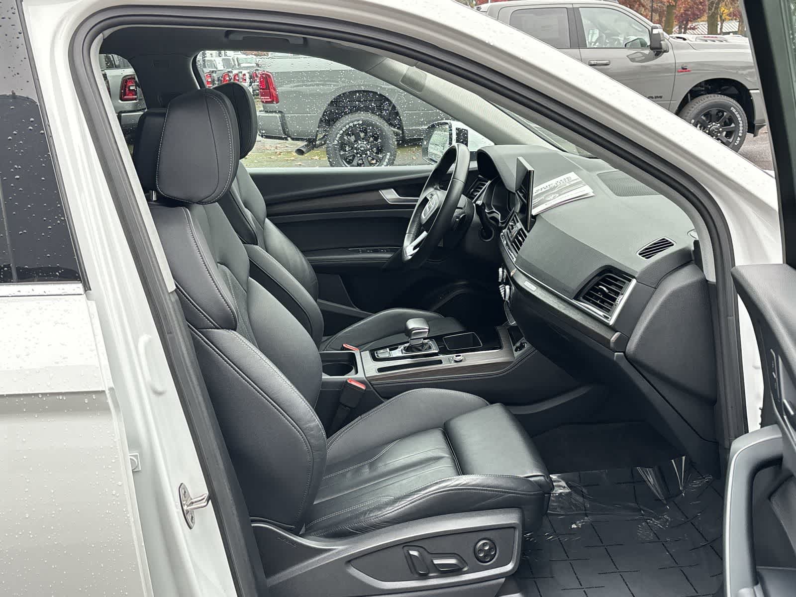 Thumbnail: 2024 Audi Q5 - 9