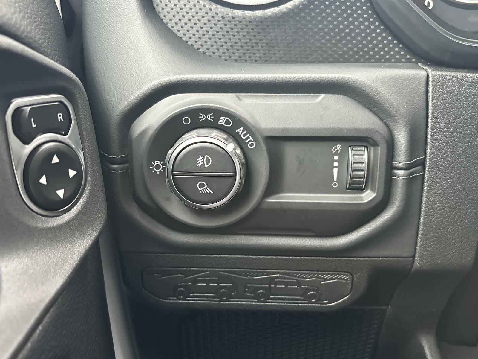 Thumbnail: 2026 Jeep Gladiator - 16