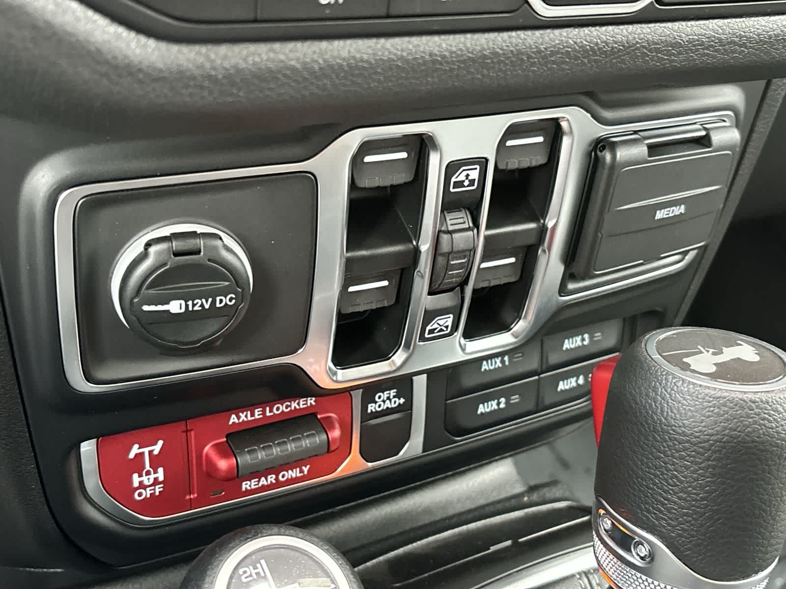 Thumbnail: 2025 Jeep Wrangler - 22