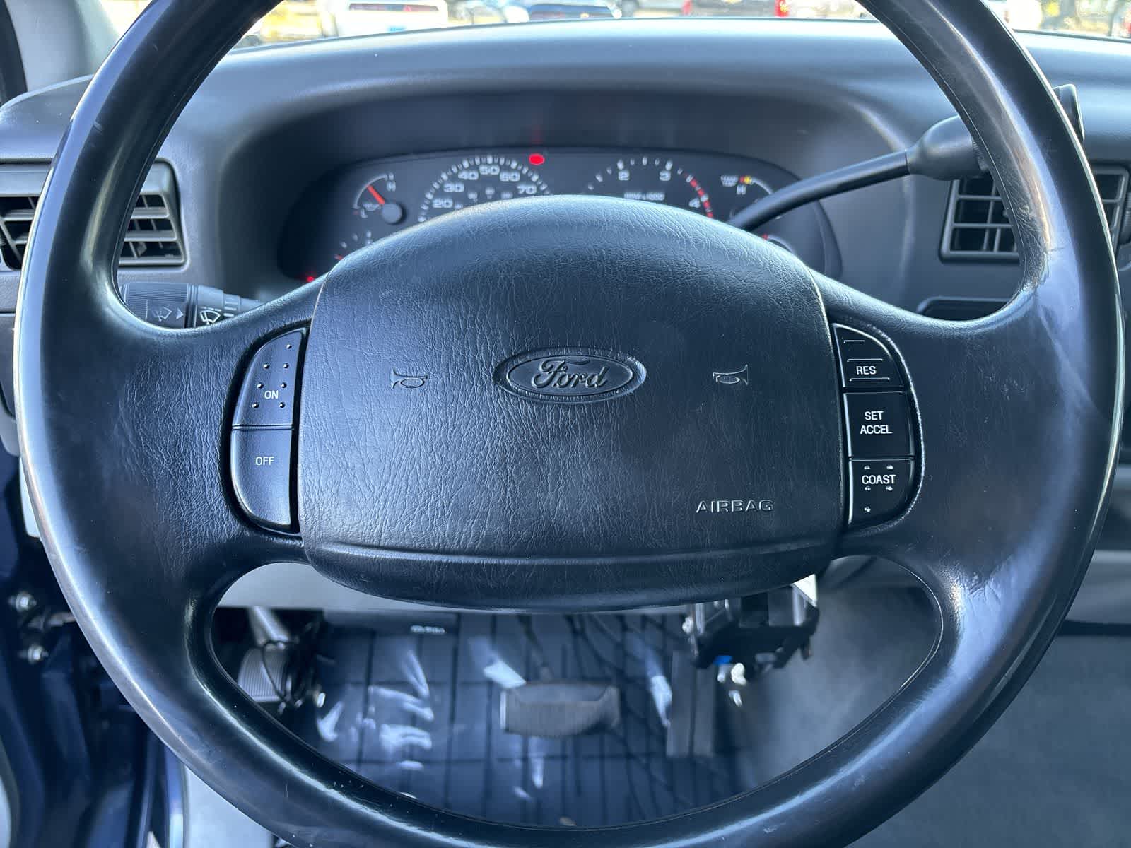 Thumbnail: 2002 Ford F-250 - 16