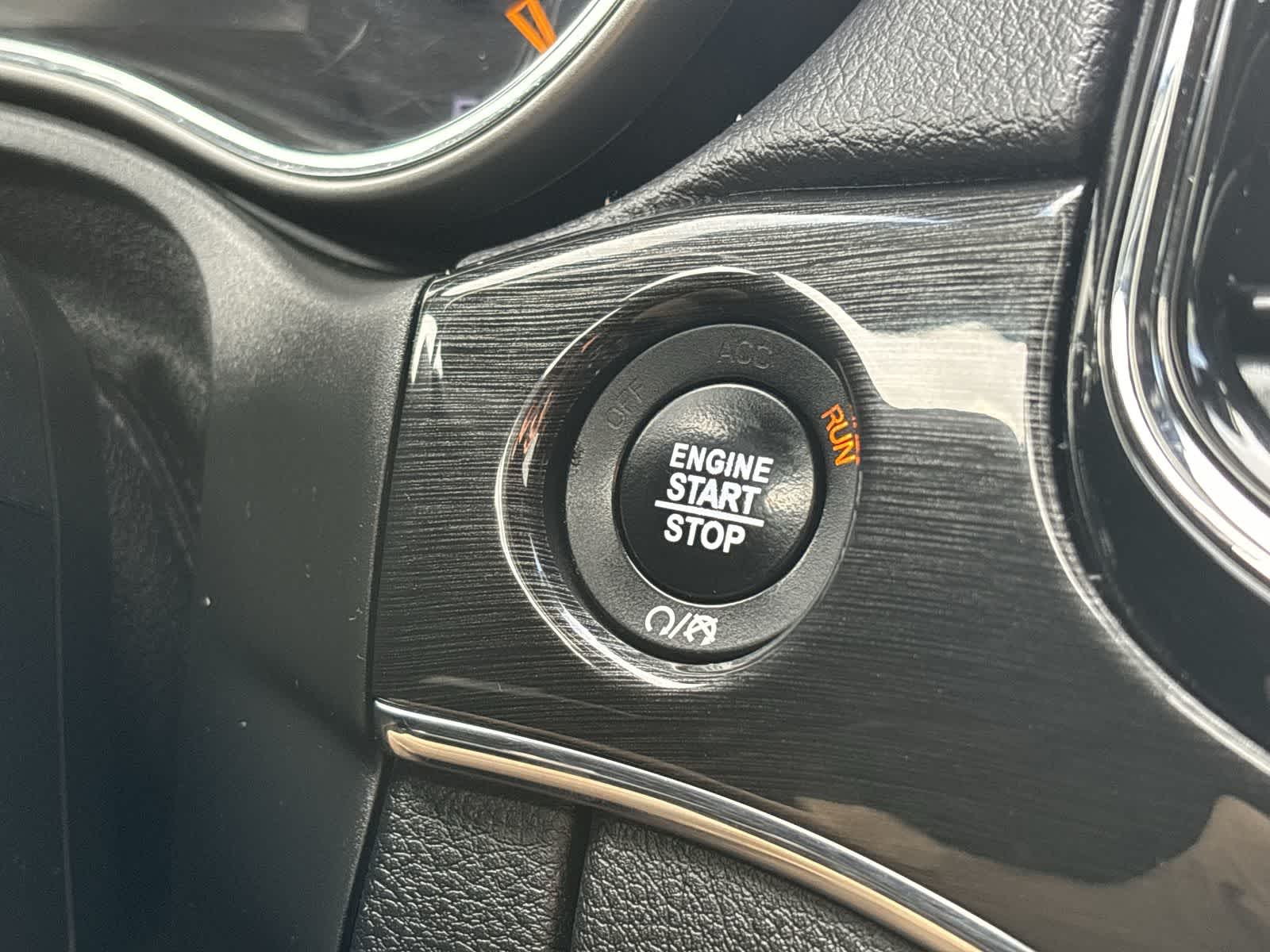 Thumbnail: 2020 Jeep Grand Cherokee - 29