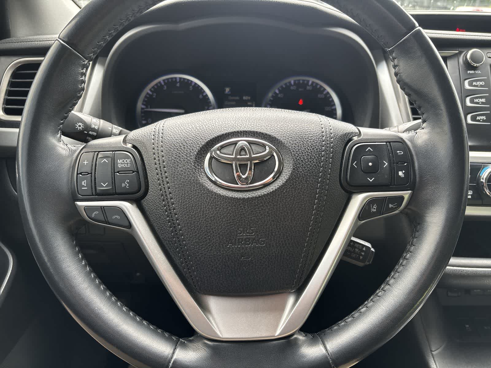 Thumbnail: 2019 Toyota Highlander - 8