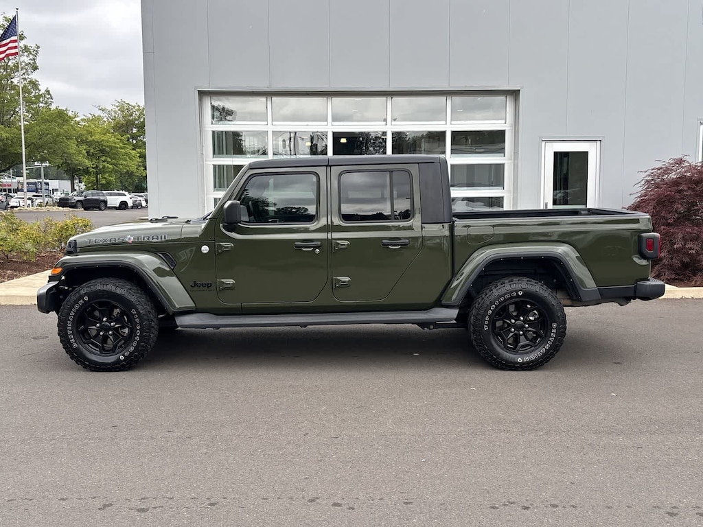 Used 2022 Jeep Gladiator Sport Truck Crew Cab