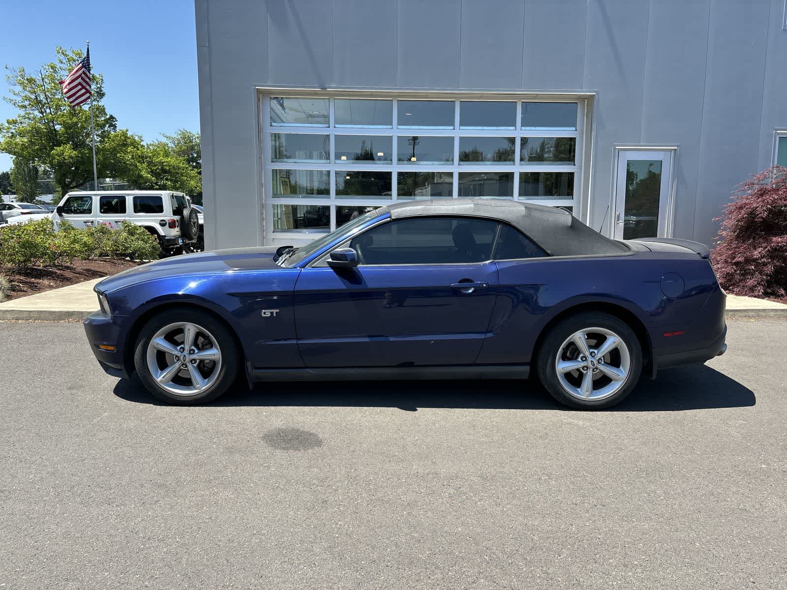 2010 Ford Mustang  2